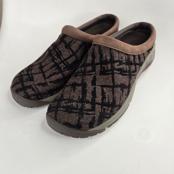 Merrell Encore Ice Shoes Women Size 10.5 Brown Black Slip On Clogs Comfort - Picture 1 of 9